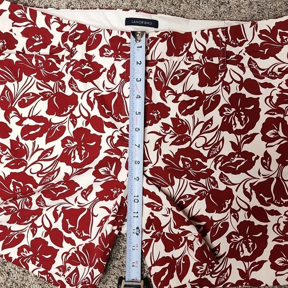 Land's End NWT Petite Size 16P Warm Cinnabar Floral Mid Rise Shorts - Picture 5 of 9